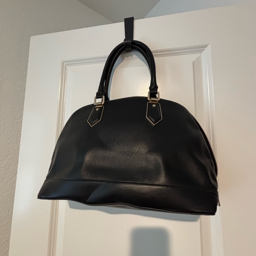 Kelly & Katie Black Shoulder Bag